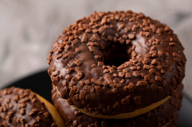 Kostenloses Foto süße donutsortiment-nahaufnahme