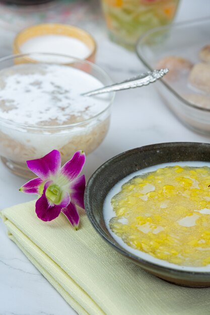 Süßer Mungbohnenbrei mit Kokosmilchrezept (Tao Suan).