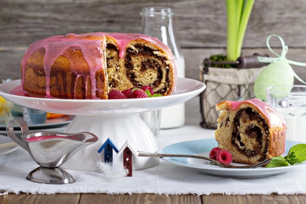 Kostenloses Foto süßes brot für ostern