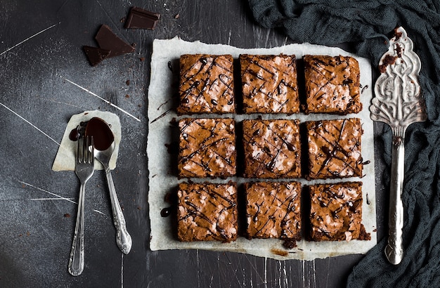 Süßes Kochen des selbst gemachten Gebäcks der Schokoladenschokoladenkuchenkuchenstück-Torte