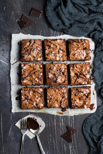 Süßes Kochen des selbst gemachten Gebäcks der Schokoladenschokoladenkuchenkuchenstück-Torte