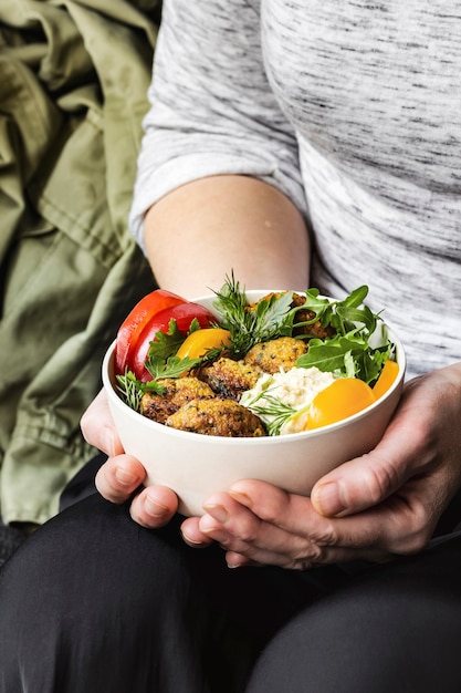 Süßkartoffel-Falafel-Bowl veganes Essen