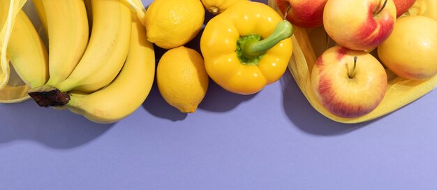 Supermarkt-Banner-Konzept mit Zutaten