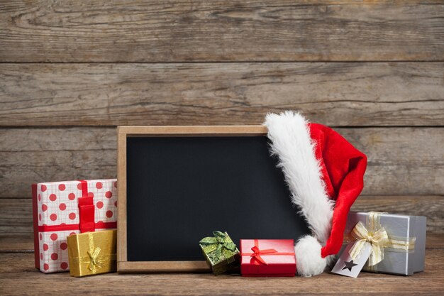 Tafel mit einem Hut Weihnachtsmann