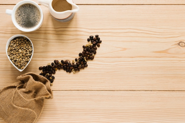 Tasche mit Kaffeebohnen und Kopienraum