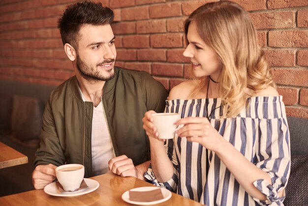 Tasse Kaffee mit deinem Partner