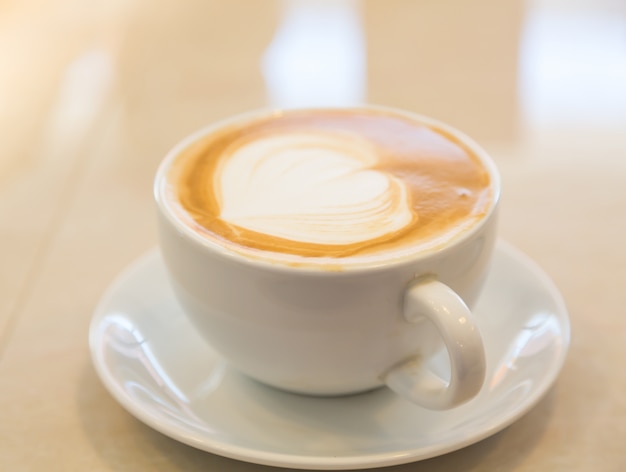 Tasse Kaffee mit Herzform