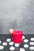 Kostenloses Foto tasse mit erdbeerfrischem smoothie