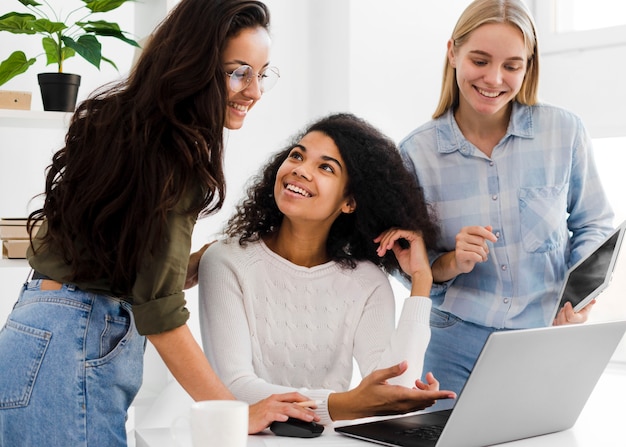 Teambesprechung im Büro