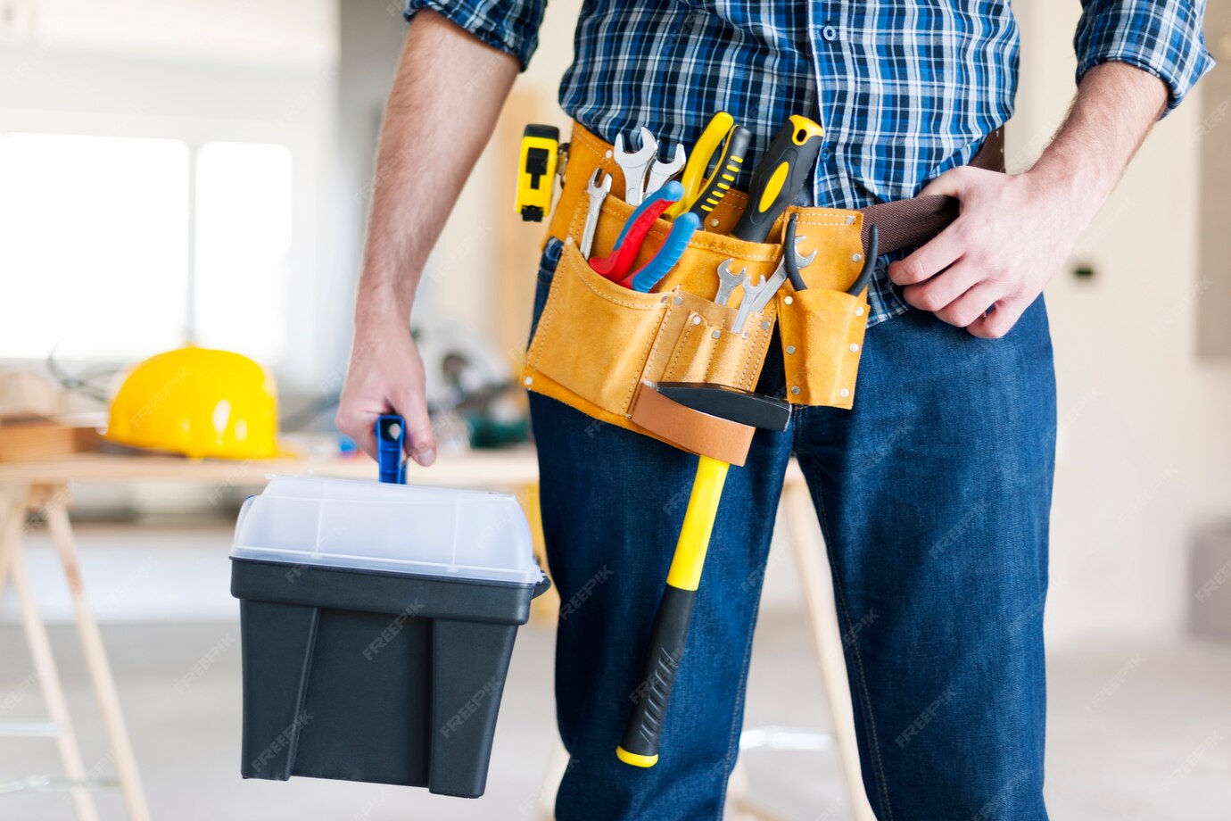 Hausmeister von Team Multiservice Hannover bei handwerklichen Arbeiten