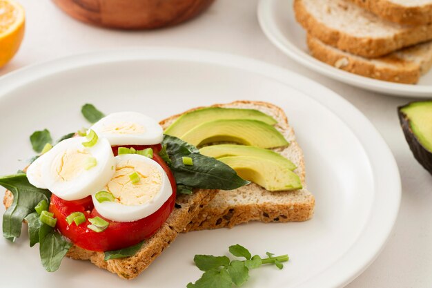 Teller mit gesundem Sandwich