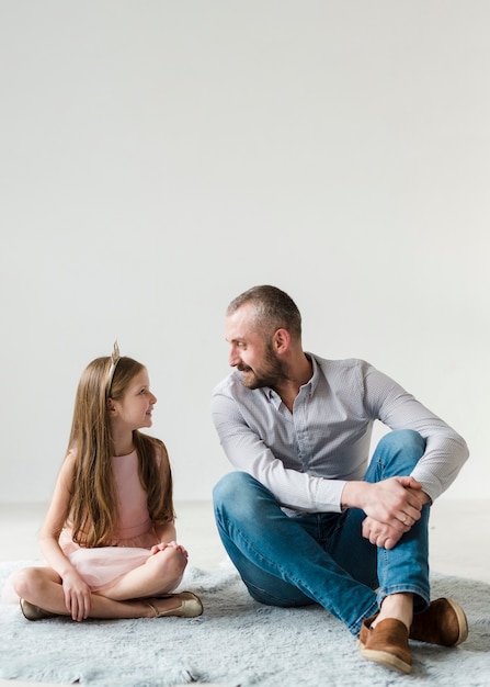 Tochter und Vater am Vatertag