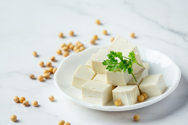 Tofu aus Sojabohnen Lebensmittelernährungskonzept.