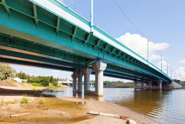 Tolbuhinsky Brücke durch Kotorosl