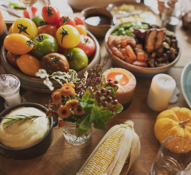 Tomaten zerdrückten Kartoffel-Mais-Danksagungs-Feier-Konzept