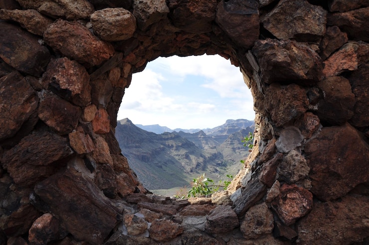 Kostenlose Foto tonwandfenster mit aussicht