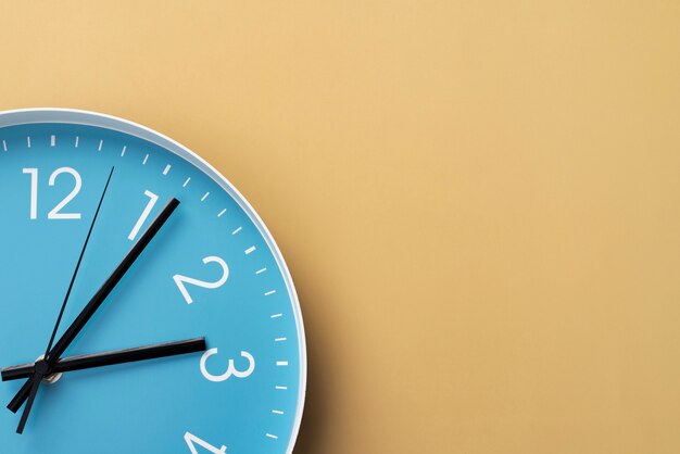 Top-View Wanduhr Stillleben