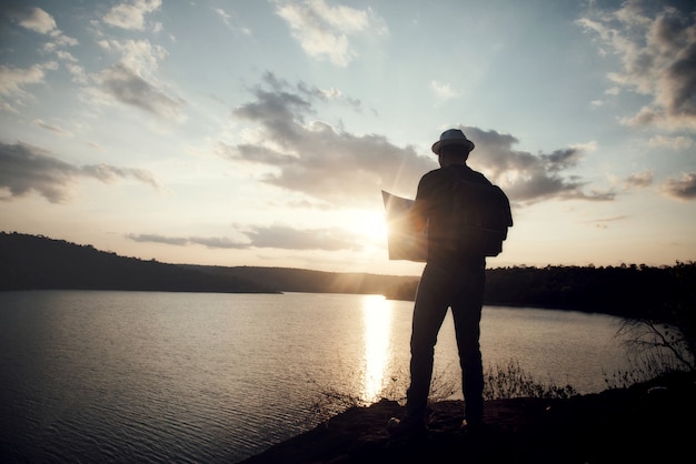 Tourist, der Foto der Natur macht