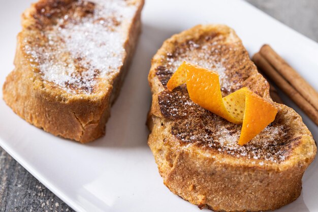 Traditionelle hausgemachte spanische Torrijas