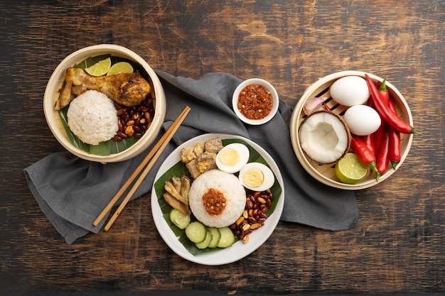 Traditionelle Nasi Lemak Mahlzeit Zusammensetzung