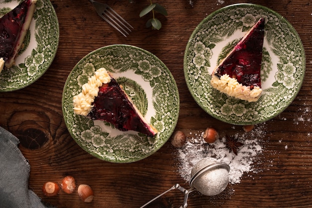 Kostenloses Foto traditioneller kuchen in flacher lage