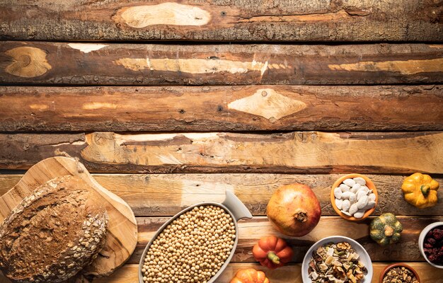 Traditioneller Lebensmittelrahmen des flachen Lageherbstes