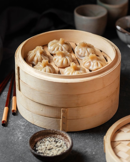 Traditionelles asiatisches Essen in Box