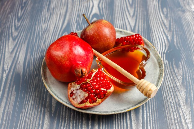 Traditionelles Essen des jüdischen Neujahrs - Rosh Hashana.