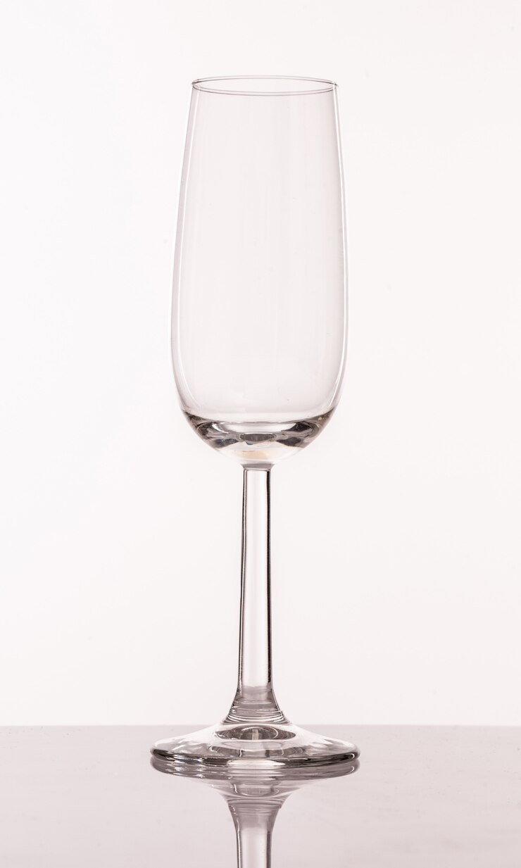 Kostenlose Foto transperentes glas für champagner