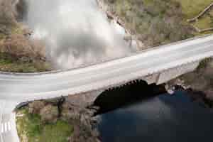 Kostenloses Foto transportkonzept mit brücke