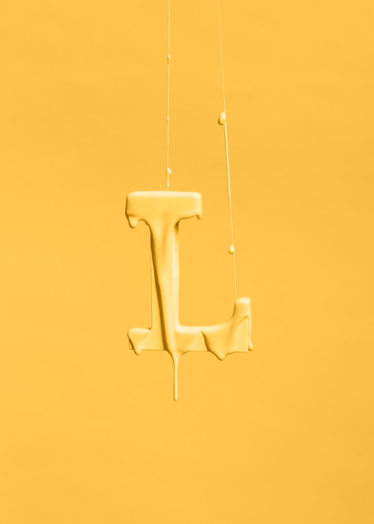 Kostenlose Foto tropfende farbe auf buchstabe l