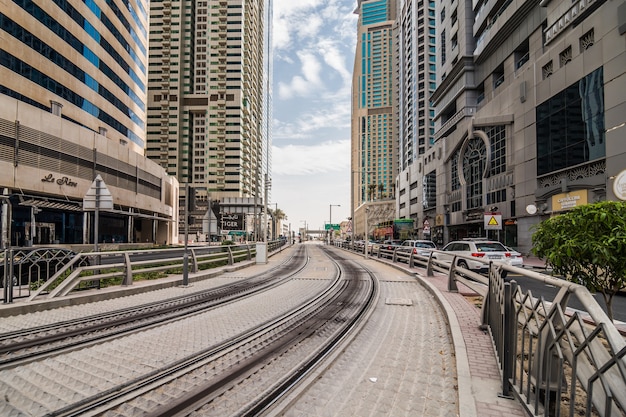Türme, Wolkenkratzer, Hotels, moderne Architektur, Sheikh Zayed Road, Finanzviertel Perfekter Hintergrund für einen Text