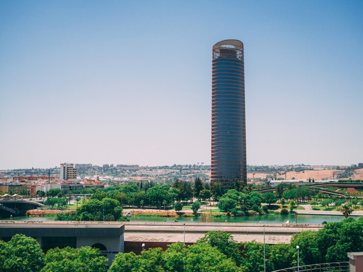 Kostenlose Foto turm torre pelli in sevilla spanien