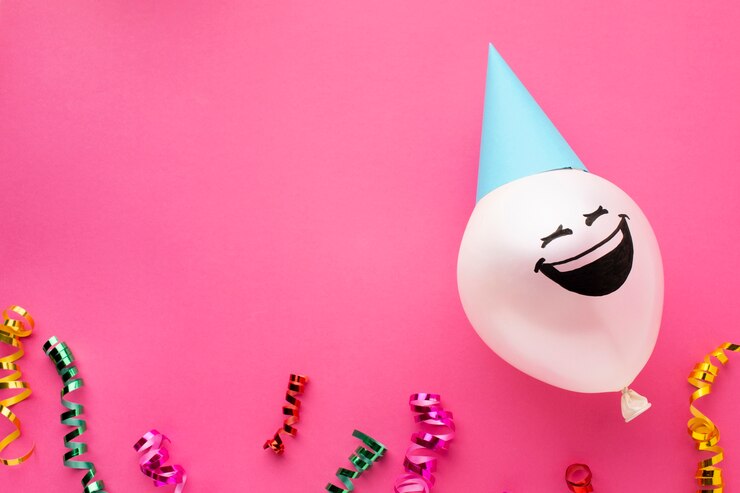Kostenlose Foto über ansichtfeld mit ballon und partyhut