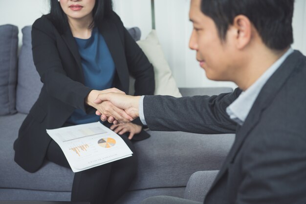 Unternehmen sprechende Leistung Teamarbeit Arbeiter