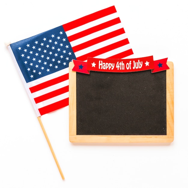 USA-Unabhängigkeitstagzusammensetzung mit Schiefer auf Flagge