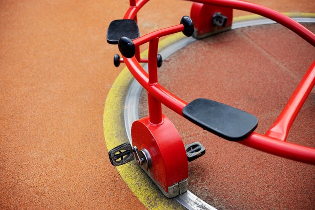 Äußerer sauberer Spielplatz für Kinder