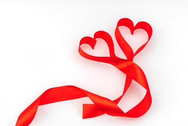 Valentine Heart. Red Seidenband. Liebe Symbol.