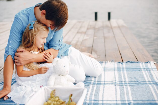 Vater mit kleiner Tochter