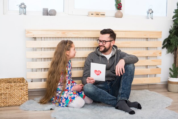 Vater und Tochter zusammen am Vatertag