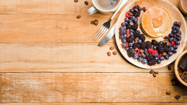 Vatertagsdessert der Draufsicht mit Pfannkuchen