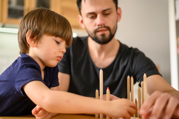 Kostenloses Foto vatertagskonzept mit kinderzeichnung