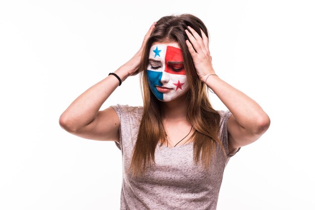 Verärgerte Verliererfanunterstützung der Panama-Nationalmannschaft mit gemaltem Gesicht lokalisiert auf weißem Hintergrund