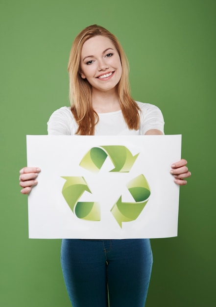 Kostenloses Foto vergessen sie nicht das recycling ihrer abfälle