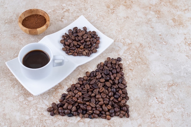 Verschiedene Formen von Kaffee arrangiert