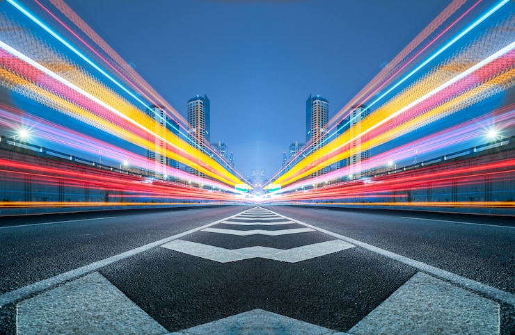 Kostenlose Foto verschwommene ampelwege auf der straße