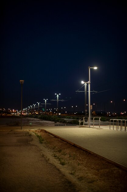 Verschwommene Nachtlichter in der Stadt