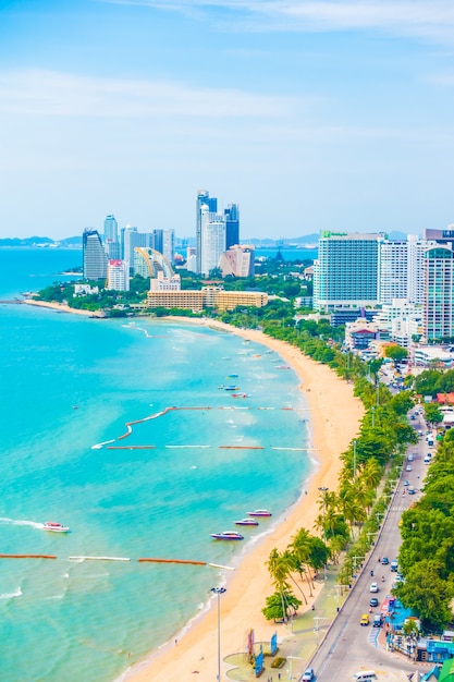 Vertikale Foto ein Blick Strand der Stadt von oben