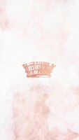 Kostenloses Foto vintage rosa krone auf einem rosa hintergrund