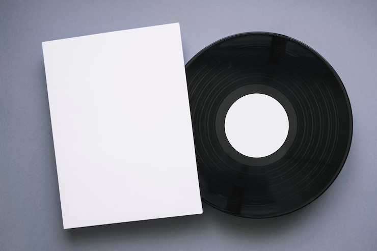 Kostenlose Foto vinyl-mockup mit seite